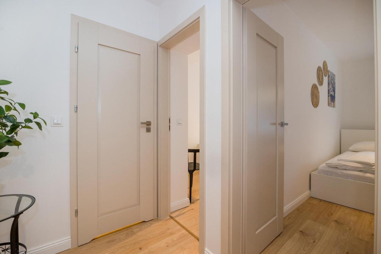 Apartment Shortstaypoland Dabrowszczakow Warsaw